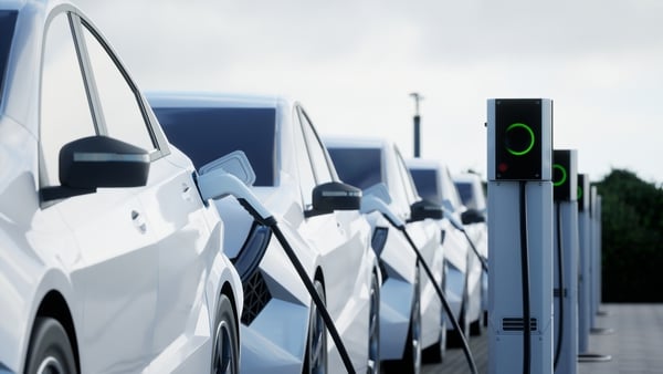 SIMI figures show that 692 new electric cars were registered in June - a drop of 52% on the 1,432 registrations in June 2023