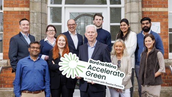 Bord na Móna CEO Tom Donnellan and the 9 Accelerate Green START participants - EVHACS, Airryzen, ReBOT, IFF Plastics, Glowtire, Retrokit, Biota, EVE Mobility and Feighery's Farm Beetroot Juice