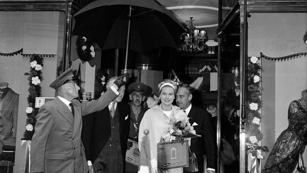 Prince Rainier and Princess Grace visit Ireland. The royal couple take in an art exhibition in Brown Thomas on Grafton Street, Dublin.12.06.1961.