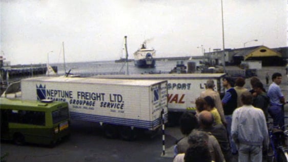 Truck drivers' blockade attempts to prevent access to the Sealink ferry landing stage in Dún Laoghaire, 1984 Truck drivers' blockade attempts to prevent access to the Sealink ferry landing stage in Dún Laoghaire, 1984