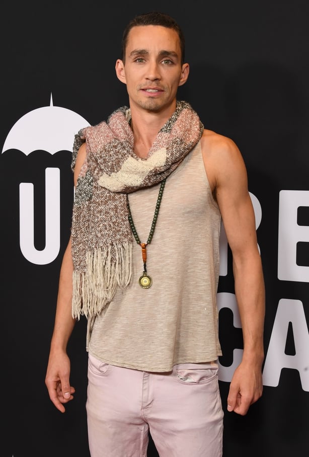 Robert Sheehan